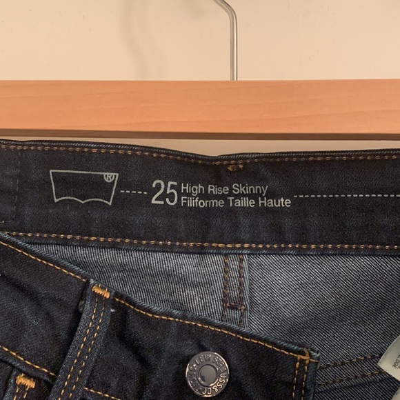 Levi’s High Rise Skinny Jeans - Dark Wash - Picture 4 of 4